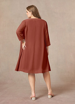 Azazie Shirley Mère de la mariée Robes Robe Trapèze en Mousseline de soie Plissé Scoop Auburn image9