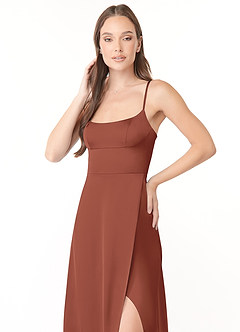 Azazie Halsey Vestidos de damas de honor Vestido de Castaño de Satén Elástico de Corte Recto con Corte Lateral image6