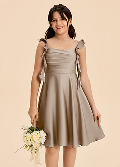 Azazie Kira Junior Vestido de Gris Pardo de Satén Elástico de Corte en A con Volante image7
