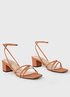 front Sandálias de salto bloco com tiras cruzadas