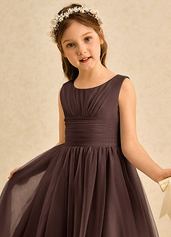 Azazie Macaron Robe Demoiselle D'honneur Fillette Robe Trapèze en Tulle Plissée Ganache image5