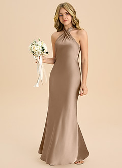 Azazie Chickie Junior Vestido de Gris Pardo de Satén Elástico de Corte Recto con Plisado image4