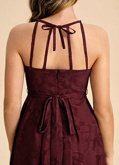 Azazie Arianthe Junior Abito A-Line in Burnout Floreale Plissettato Cabernet image7