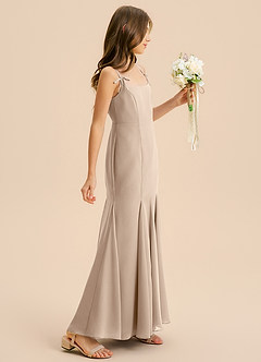 Azazie Evey Junior Abito Sirena in Chiffon Plissettato Taupe image5