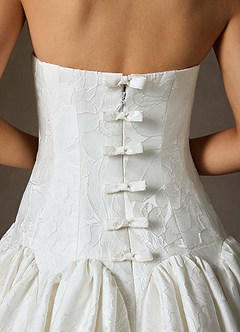 Azazie Gloria Bröllopsklänningar Klä av Balklänning i Blommig Jacquard Axelbandslös Diamantvit image8