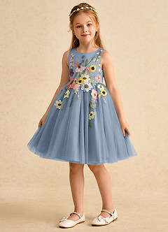 Azazie Prima vestidos de niña de las flores Vestido de Azul Polvoriento de Tul de Corte En A con Lazo image5