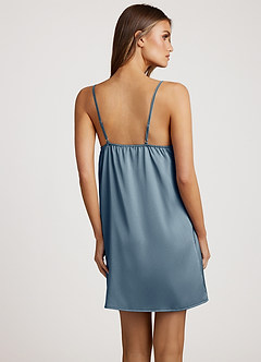 front Matchande färg klassisk satinklänning