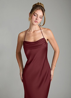 Azazie Mae Vestidos de damas de honor Vestido Cabernet de Satén Elástico de Corte Sirena con Plisado image3