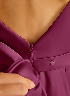 Azazie Pipsy Robe Demoiselle D'honneur Fillette Robe Trapèze en Mat Satiné Arc Mûre image6