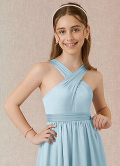 Azazie Jiya Junior Robe Trapèze en Satin extensible Plissée Bleu Ciel image4