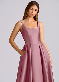Azazie Amalie Robes de demoiselle d'honneur Robe Trapèze en Satin extensible Plissée Mauve Vintage image2