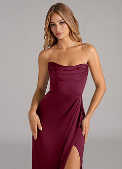 Azazie Johana Robes de demoiselle d'honneur Robe Sirène Convertible en Satin extensible Épaule décolletée Mûre image2