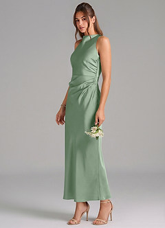 Azazie Evadne Vestidos de damas de honor Vestido de Matcha de Satén Elástico de Corte Recto con Plisado image1