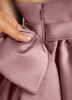 Azazie Davine Robe Demoiselle D'honneur Fillette Robe Trapèze en Mat Satiné Bretelle Spaghetti Rose Poussiéreuse image11
