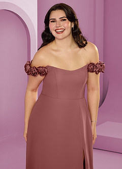 Barbie ♥ Azazie Suknie dla druhen Rozkloszowana szyfonowa sukienka z odkrytymi ramionami i kwiatowymi rozetkami image16