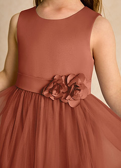 Azazie Miracle Blumenmädchenkleider A-Linie Schleifen Matte Satin Kleid Rotbraun image6