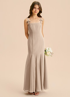 Azazie Evey Junior Abito Sirena in Chiffon Plissettato Taupe image4