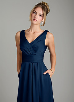 Azazie Karina Robes de demoiselle d'honneur Robe Trapèze en Satin extensible Plissée Bleu Marine Foncé image7