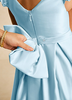 Azazie Francine Robe Demoiselle D'honneur Fillette Robe Trapèze en Mat Satiné Arc Bleu Ciel image4