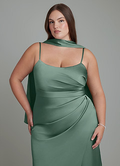Azazie Calandra Vestidos de damas de honor Vestido Eucalipto de Satén Elástico de Corte Recto con Plisado image3