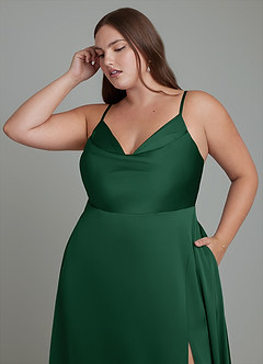 Azazie Sarella Vestidos de damas de honor Vestido Verde Oscuro de Satén Elástico de Línea A con Plisado image9