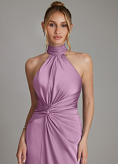 Azazie Gracelynn Vestidos de damas de honor Vestido Glicinia de Satén Elástico de Corte Recto con Plisado image3