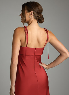 Azazie Ellia Robes de demoiselle d'honneur Robe Fourreau en Satin extensible Arc Grenade image6