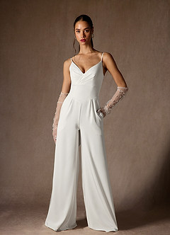 Azazie Ingris Vestidos de novia Vestido de Diamante Blanco de Satén con cara trasera de crepé de Estilo Pantalón con Cuello en V Plisado image3
