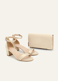 front Farblich passendes Set aus matten Satin-Sandalen mit Blockabsatz und Umschlag-Clutch