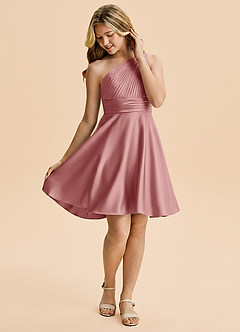 Azazie Charlize Junior Vestido Rosa Polvorienta de Satén Elástico de Corte en A con Plisado image4