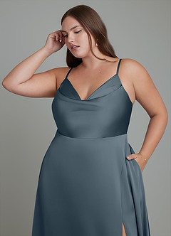 Azazie Sarella Robes de demoiselle d'honneur Robe Trapèze en Satin extensible Plissé Violet Crépusculaire image9