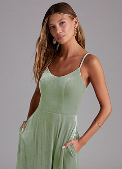 Azazie Moira 신부 들러리 드레스 A라인 포켓이 있는 벨벳 바닥 길이 드레스 image5