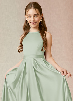 Azazie Arianthe Junior Robe Trapèze en Mat Satiné avec poches Vert Sauge image5