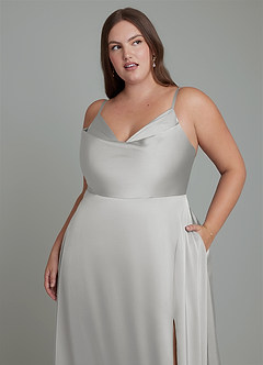 Azazie Sarella Robes de demoiselle d'honneur Robe Trapèze en Satin extensible Plissé Argent image8
