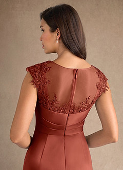 Azazie Santa Barbara Mère de la mariée Robes Robe Fourreau en Satin extensible Plissée Terracotta image8