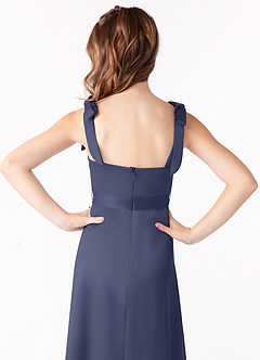 Azazie Barbara Junior Robe Trapèze en Mat Satiné Arc Bleu Orageux image4