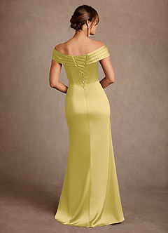 Azazie Bedford Mère de la mariée Robes Robe Fourreau en Satin extensible Plissé Canari image3
