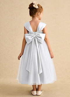 Azazie Chickadee vestidos de niña de las flores Vestido de Blanco de Satin Mate de Princesa con Escote de Corazón image3