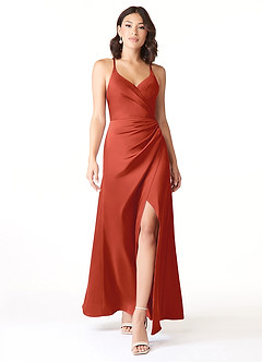 Azazie Geanna Robes de demoiselle d'honneur Robe Fourreau en Satin extensible Col V plissé Rouille image1