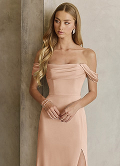 Azazie Saige Vestidos de madrinha de casamento Vestido Rosa Inglesa de Cetim elástico de Bainha com Ombros Caídos image2