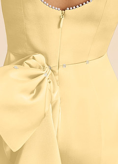 Azazie Emi Junior Robe Fourreau en Satin extensible Nœud Beurre image7