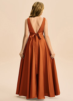 Azazie Gabby Junior Vestido de Canela de Satén Elástico de Corte en A con Plisado image6