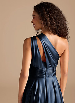 Azazie Charlize Brautjungfernkleider A-Linie One-Shoulder Metallischer Satin Kleid Dunkelmarine image3