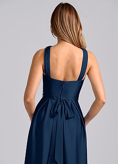 Azazie Dixie Robes de demoiselle d'honneur Robe Trapèze en Satin extensible Plissé Bleu Marine Foncé image2