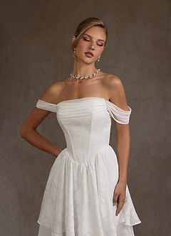 Azazie Rosemary Vestidos de novia Vestido Diamante Blanco de Devoré floral de Línea A con Hombros descubiertos image8