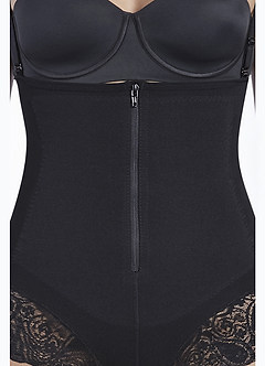front Curveez Hip-Hugger thermische bodysuit met kanten rand