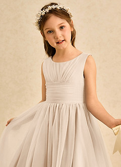 Azazie Macaron Robe Demoiselle D'honneur Fillette Robe Trapèze en Tulle Plissée Albâtre Blanc image5