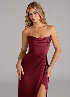 Azazie Johana Vestidos de damas de honor Vestido Borgoña de Satén Elástico de Corte Sirena Convertible con Hombros descubiertos image4
