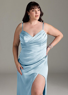 Azazie Yola Robes de demoiselle d'honneur Robe Fourreau Convertible en Satin extensible Plissee mit V-Ausschnitt Bleu Ciel image14