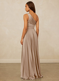 Christian Siriano Bridal for Azazie 1008 Robes de demoiselle d'honneur Robe Trapèze en Satin extensible Ue épaule Taupe image2